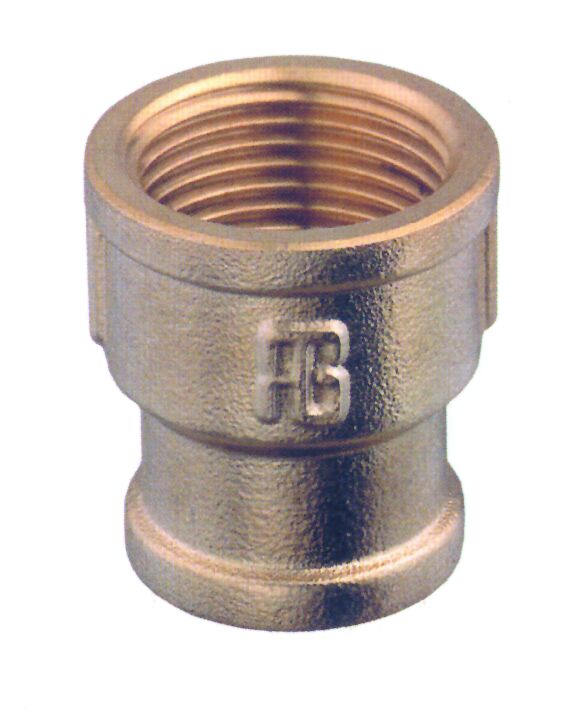 90099 - Straight Reducing Coupling, F-F, Brass 1/2'' - 3/4''
